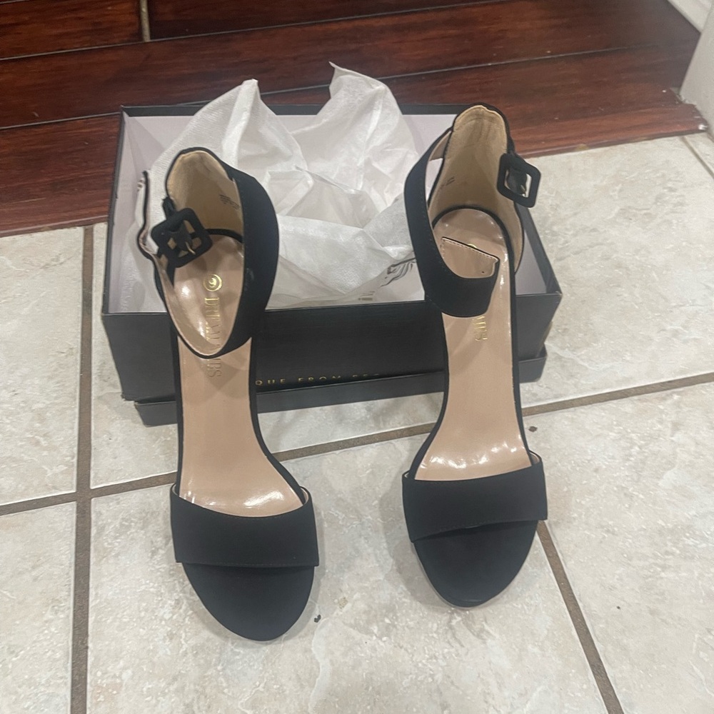 Unique Vintage Black Strappy Heels